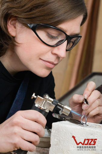 ��ǹ ���� �ֶ����� �鱦 ��ʯ